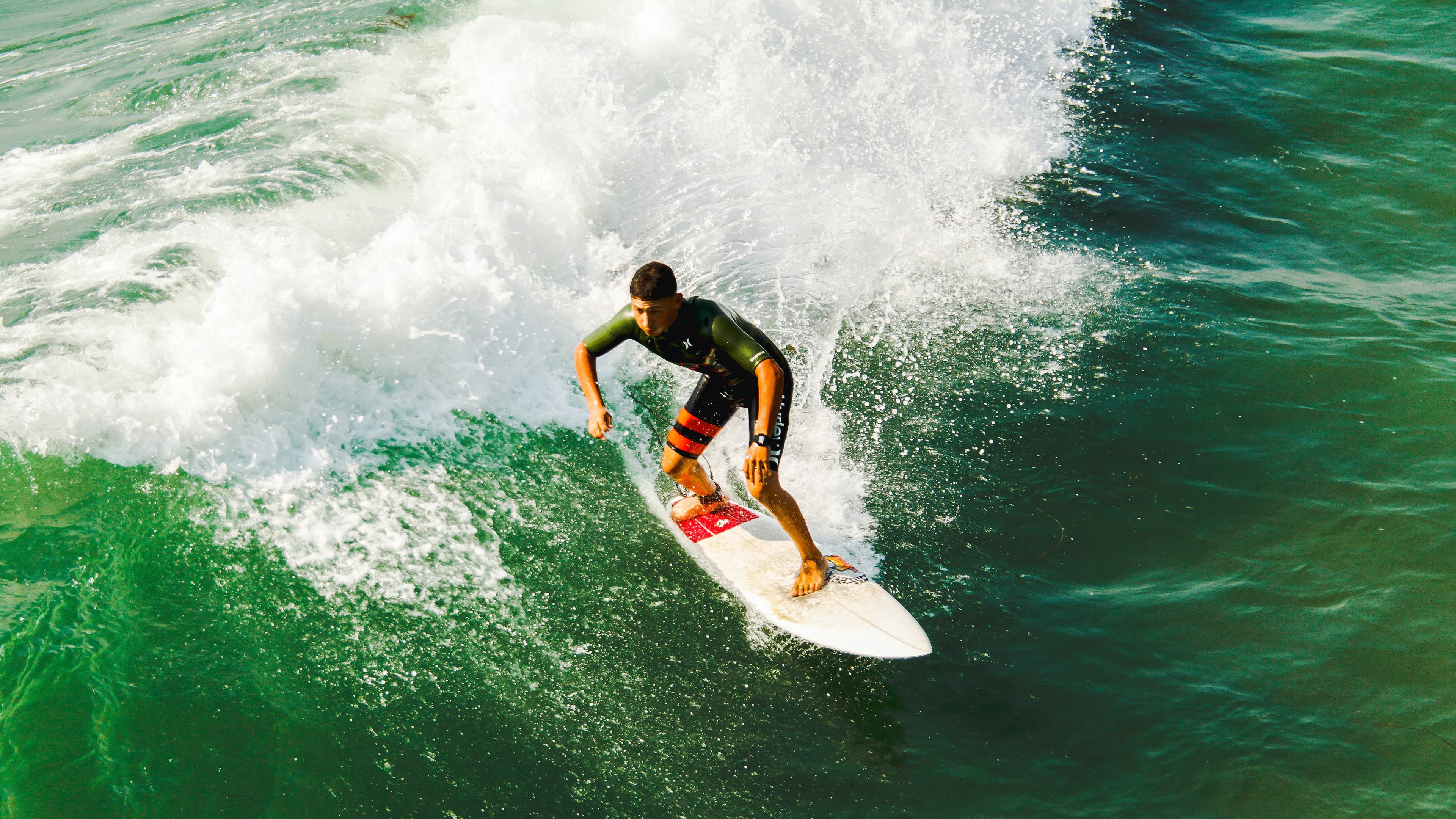 欧冠半决赛：巴黎首回合2比0完胜那不勒斯 姆巴佩助攻+造点