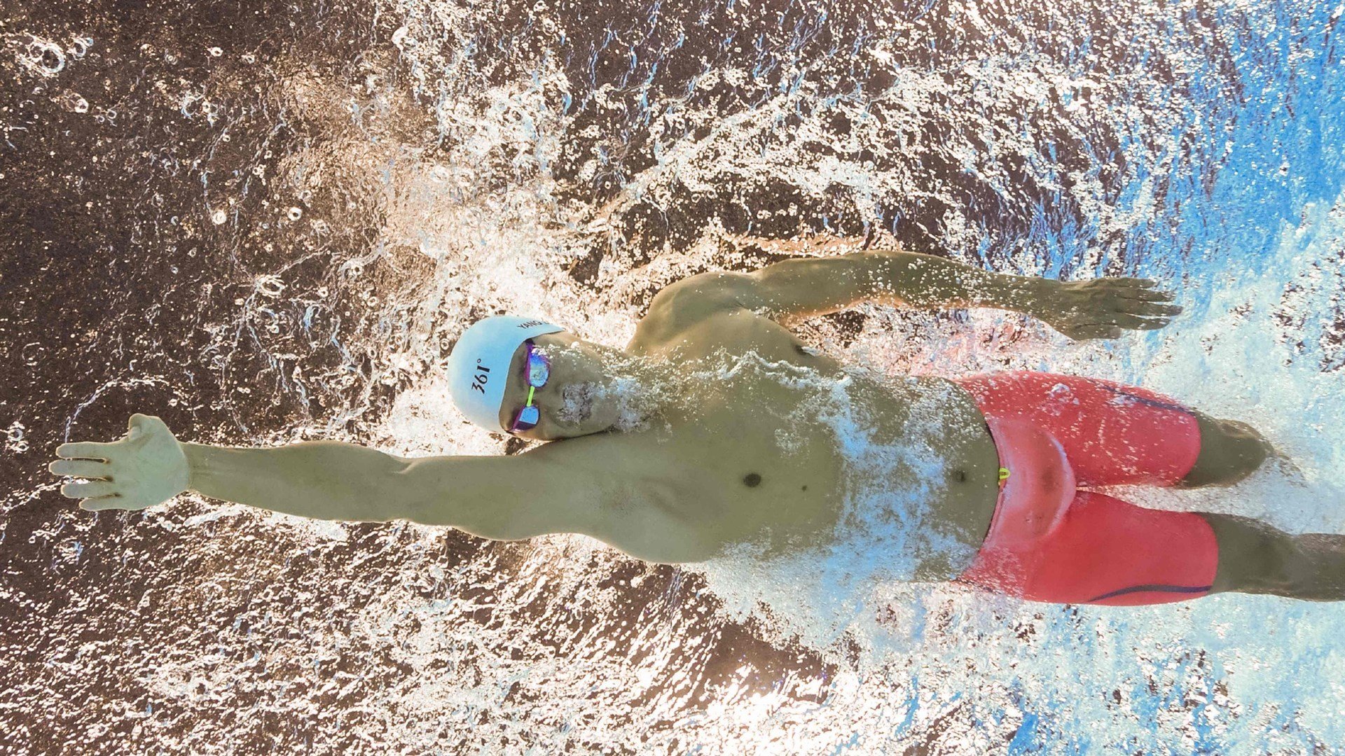 欧冠半决赛：巴黎首回合2比0完胜那不勒斯 姆巴佩助攻+造点